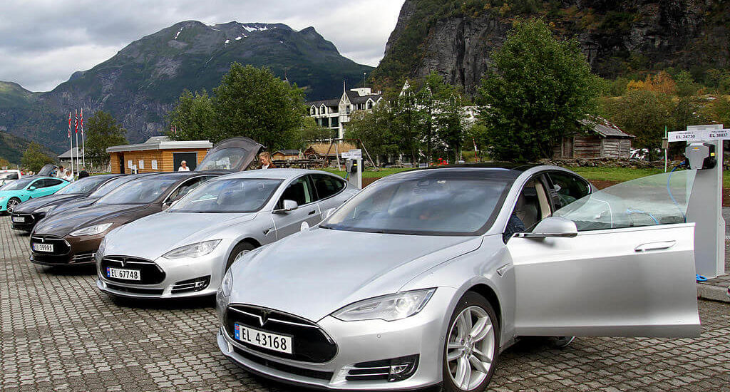 beneficial reasons driving used tesla car