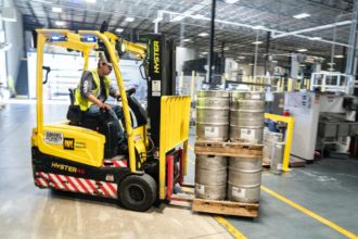 forklift dealer