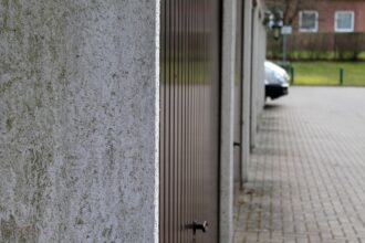 why my garage door wont close