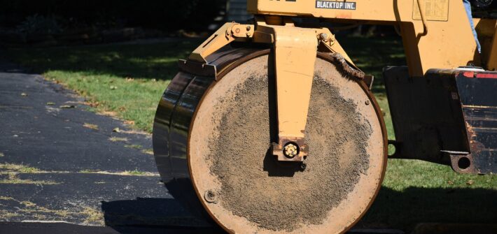 how long asphalt driveways last