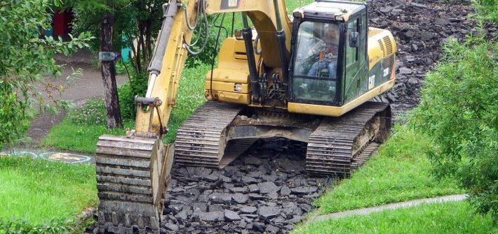 repairing cracked asphalt